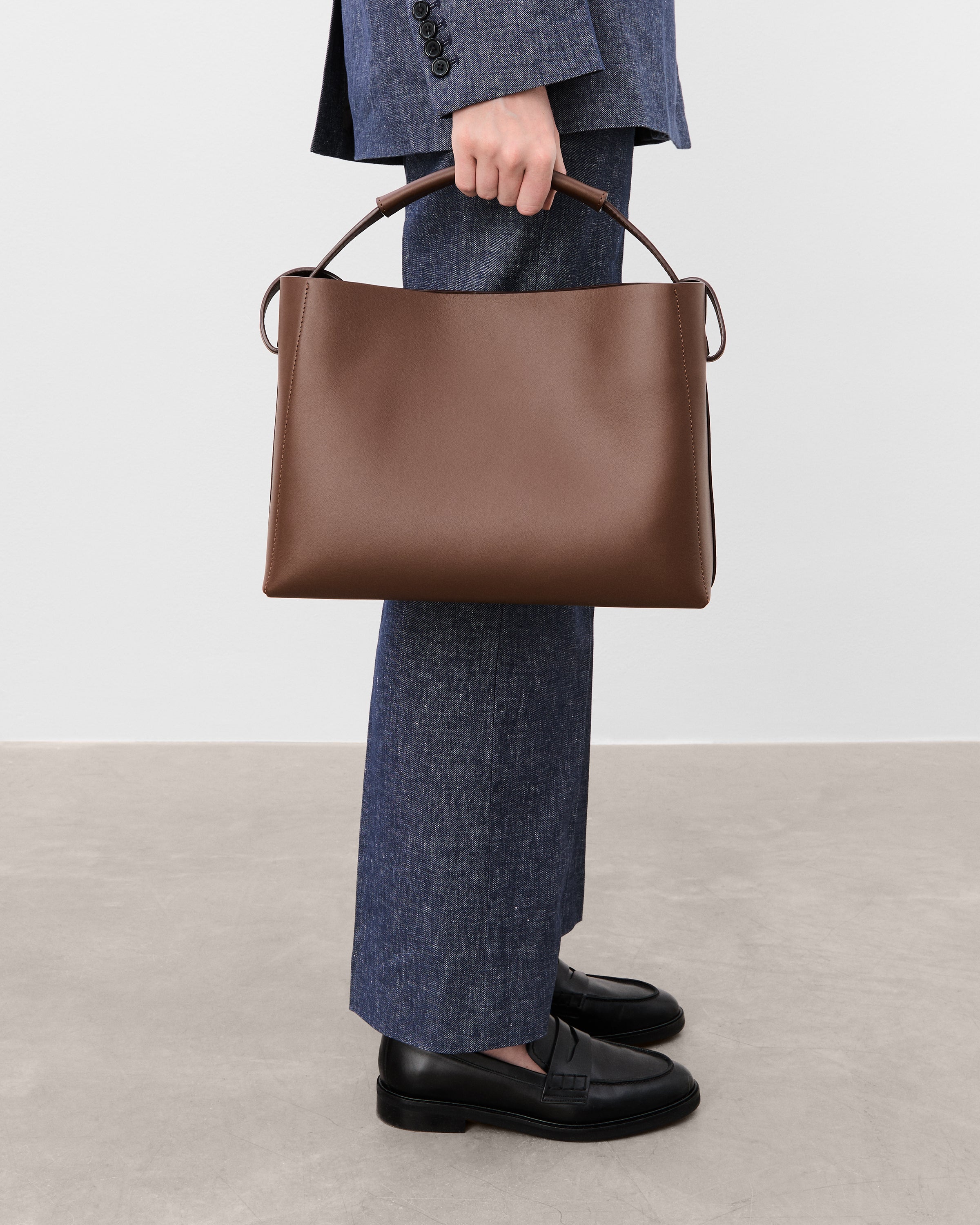 Hedda Grande Handbag Leather Chocolate